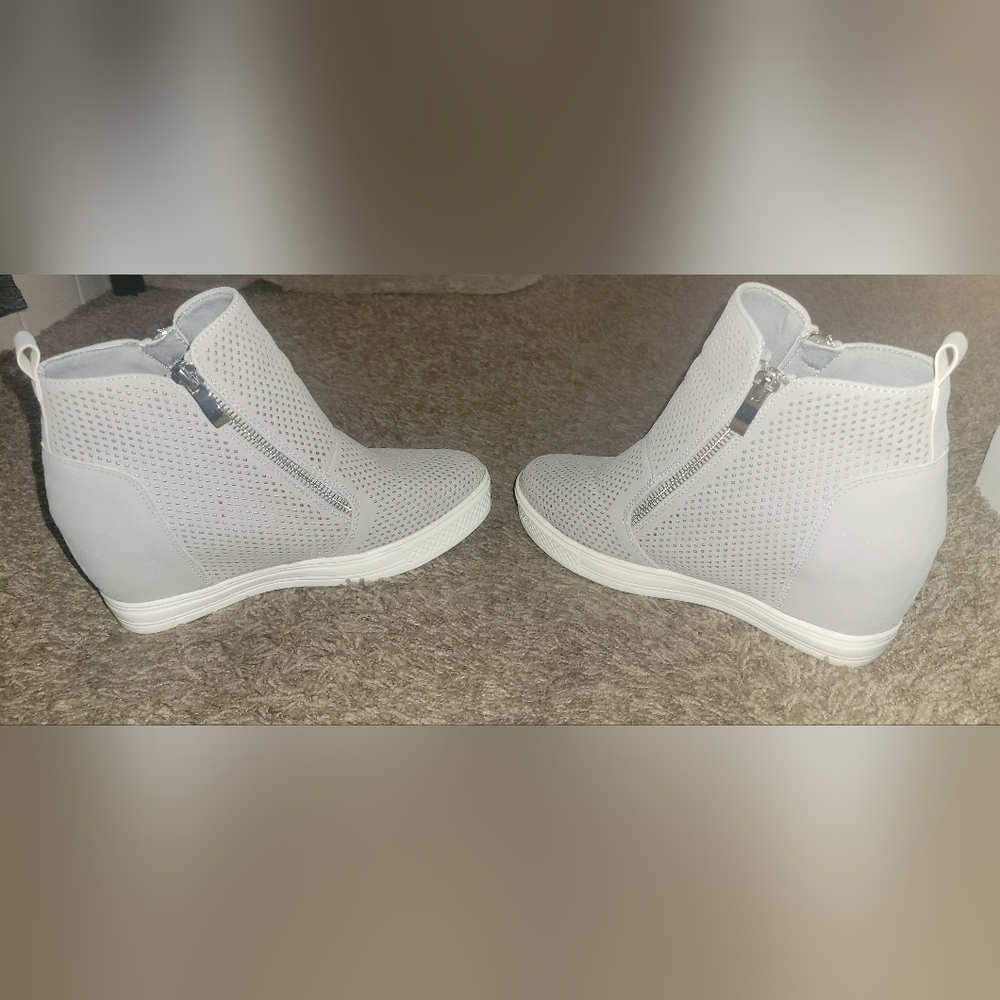 Light Gray Casual Fashion Shoe